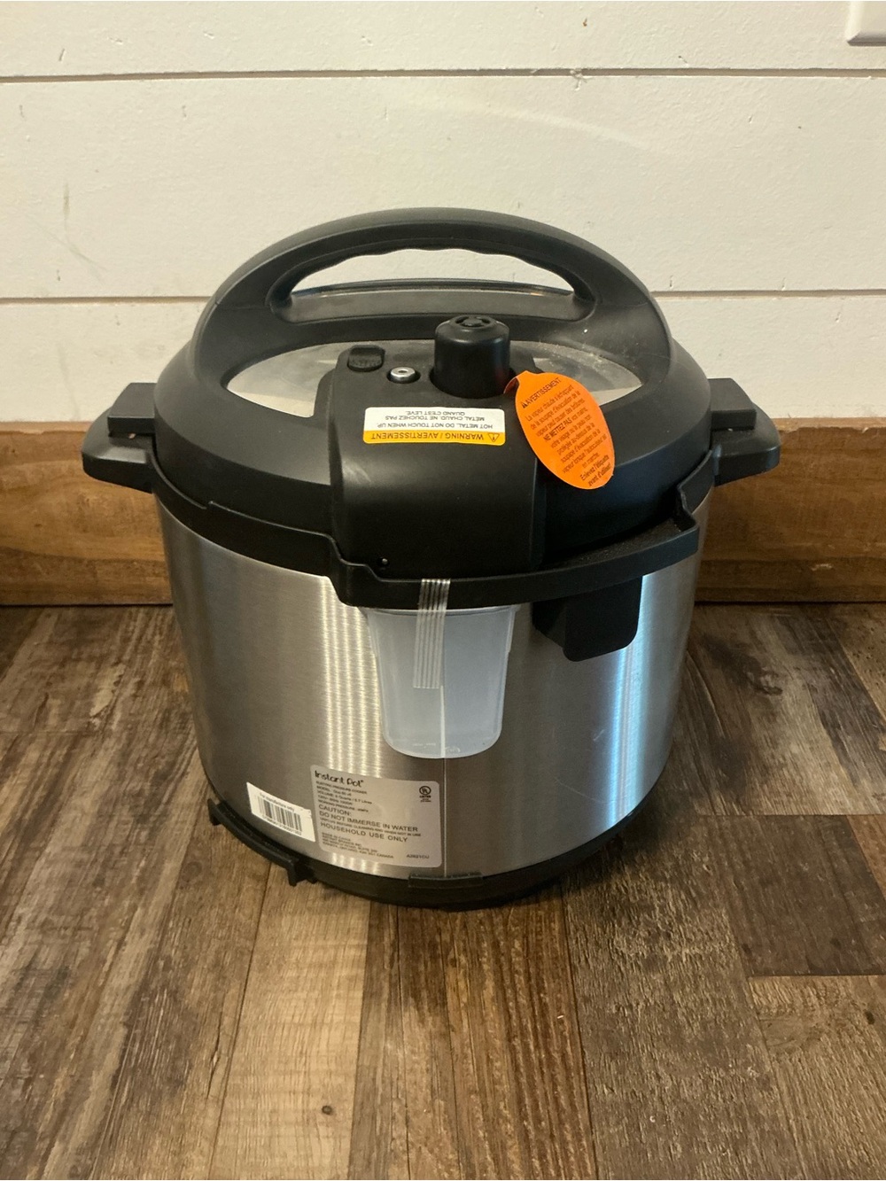 Instant Pot Duo 60 V5 6-Qt Stainless/Black 7-in-1 Multi-Cooker New No Box - Picture 3 of 9